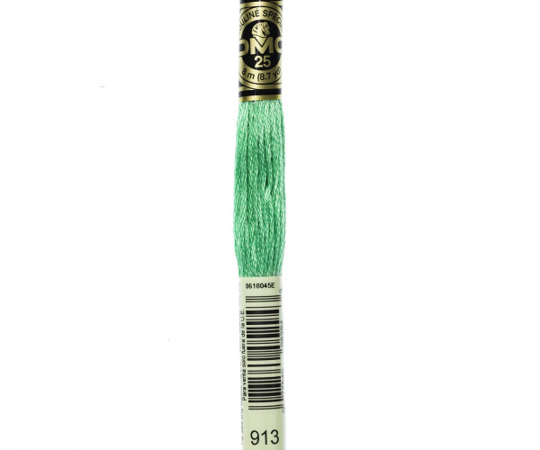 913